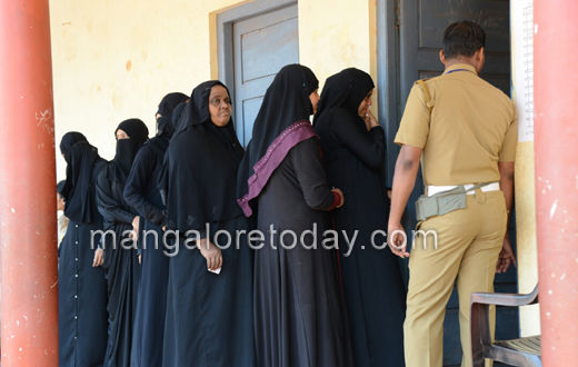 Lok Sabha polling underway in mangalore